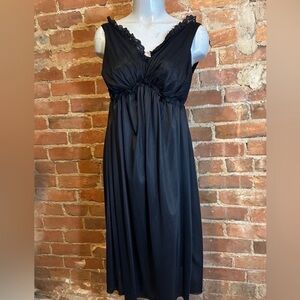 Vintage nightgown lingerie open back black shirt size small figurettes